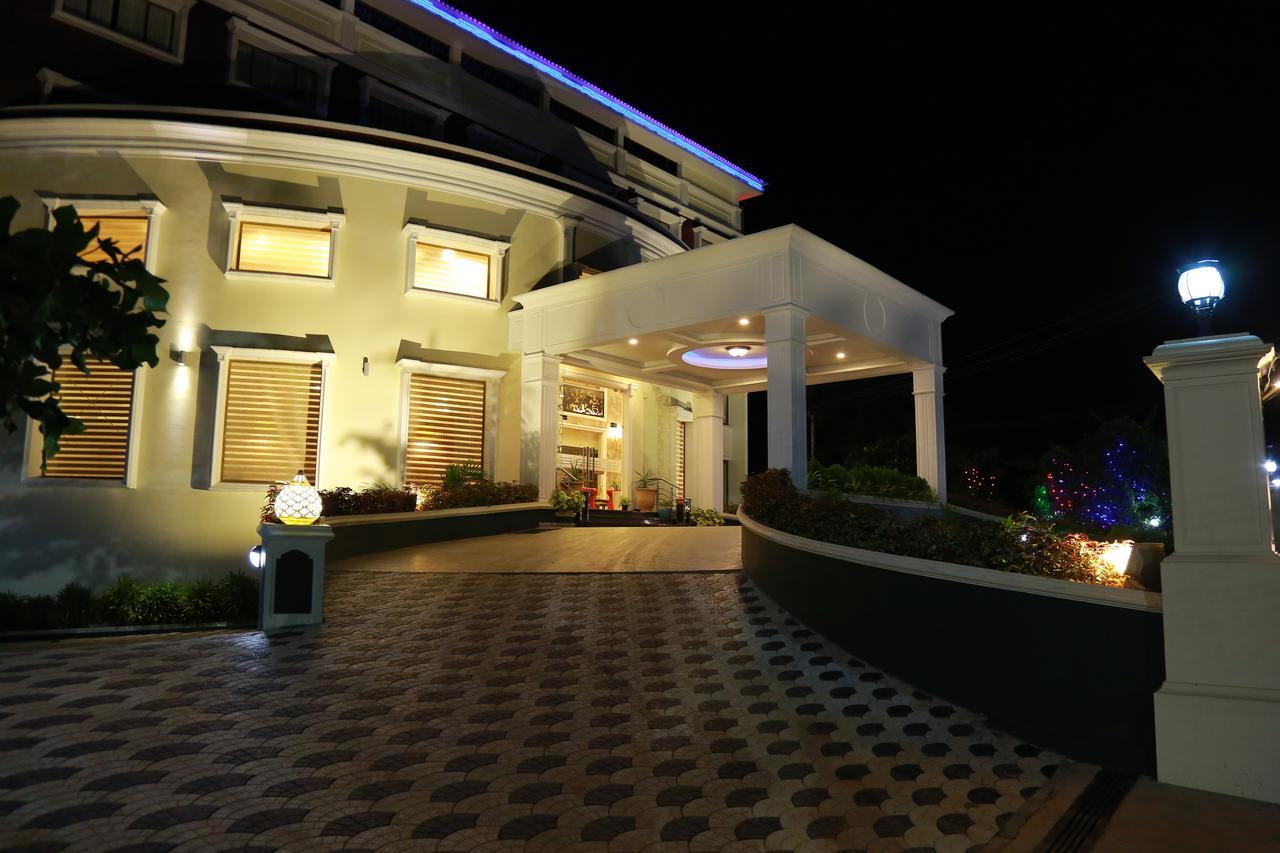 โรงแรมโบนันซา Alappuzha ภายนอก รูปภาพ
